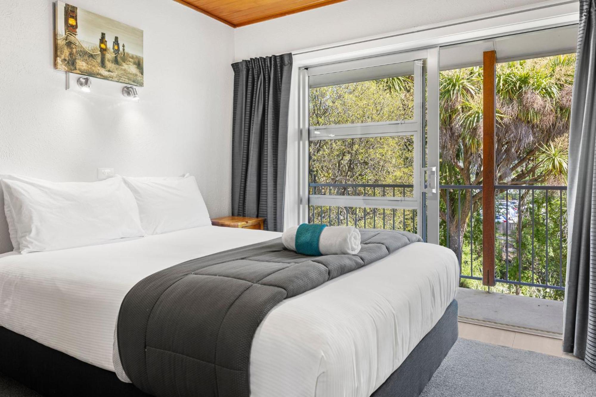 Asure Brookvale Motel วานากา ภายนอก รูปภาพ