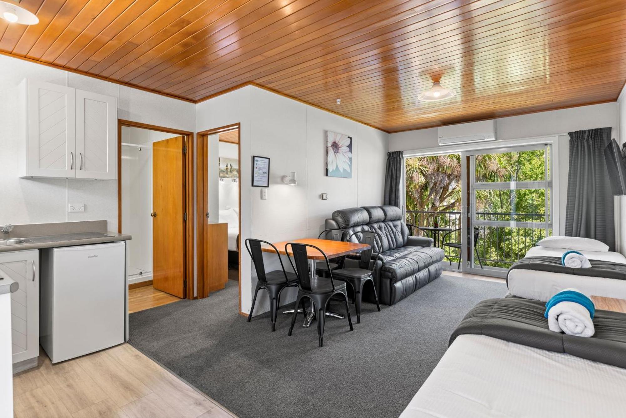 Asure Brookvale Motel วานากา ภายนอก รูปภาพ