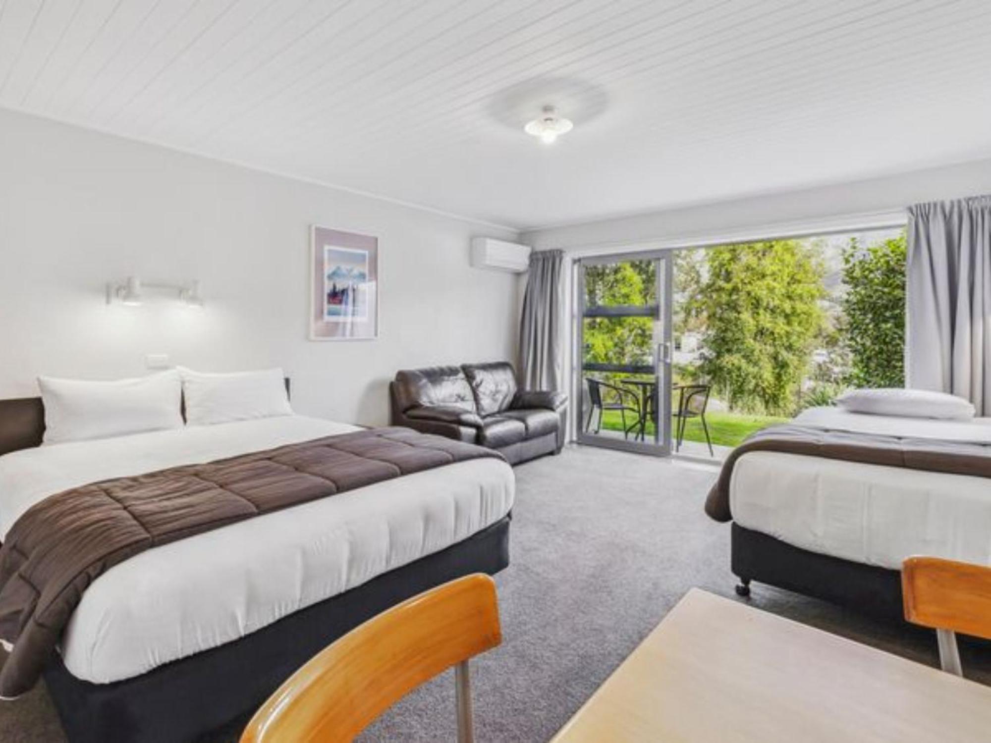 Asure Brookvale Motel วานากา ภายนอก รูปภาพ