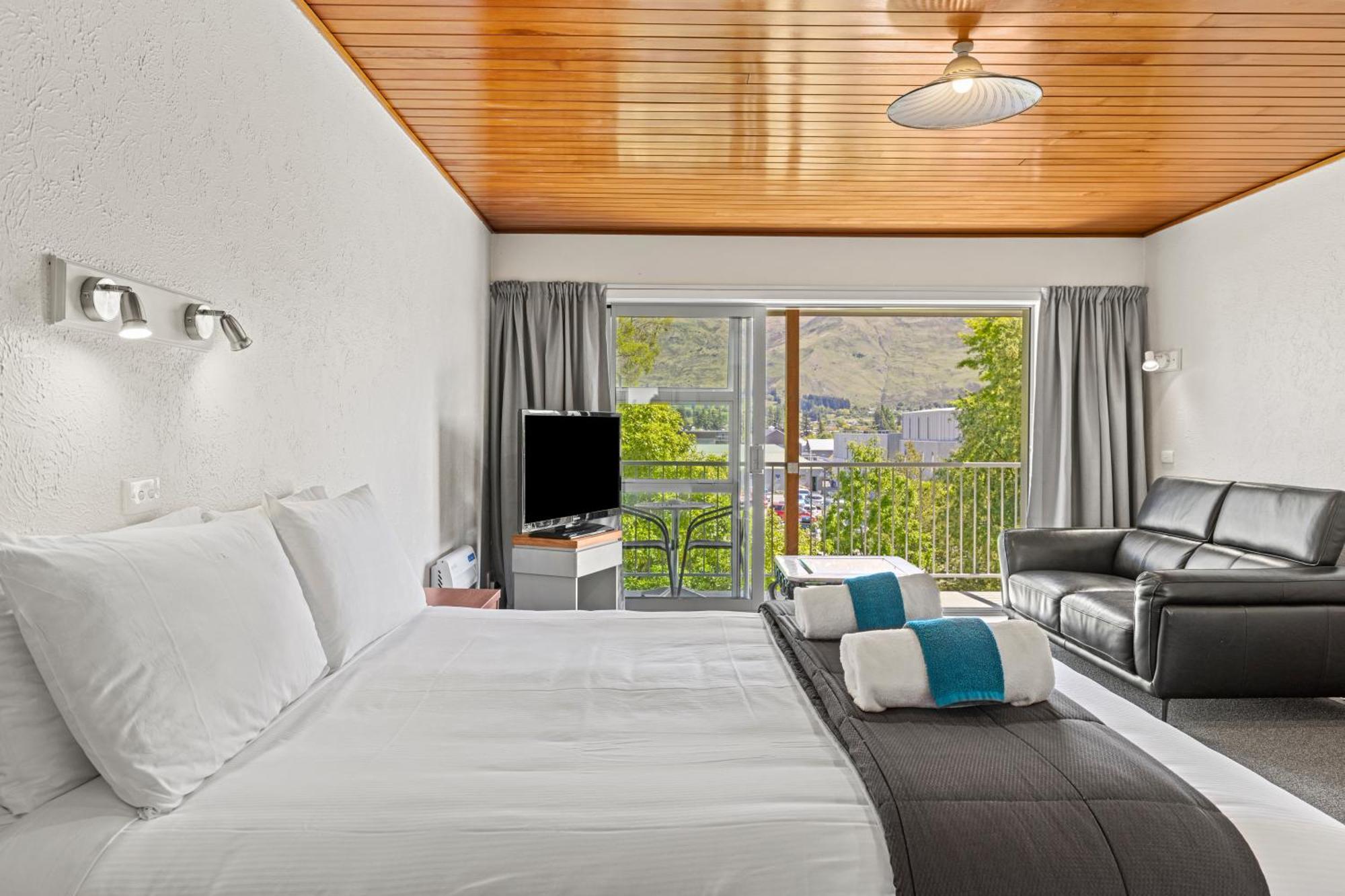 Asure Brookvale Motel วานากา ภายนอก รูปภาพ